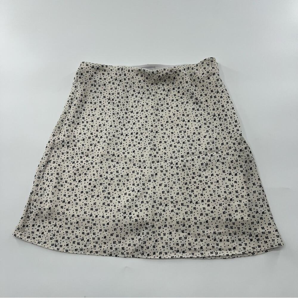 Urban Outfitters UO Black and White Floral Mini Skirt Short Women’s